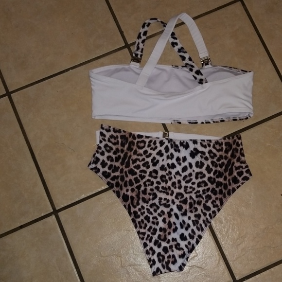Leopard print bikini - Picture 4 of 8